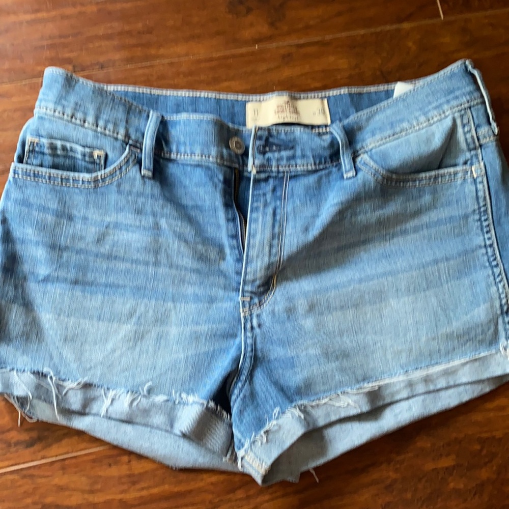 Hollister short short high rise size 30 or 11!